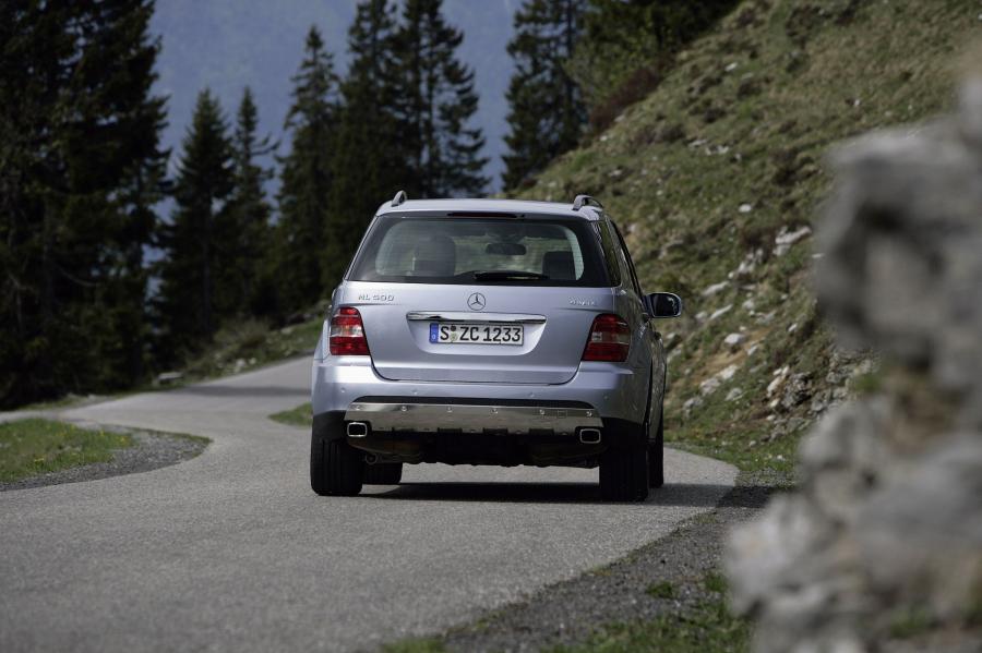  Mercedes-Benz ML-Class 2006 года  (фото 20 из 400)